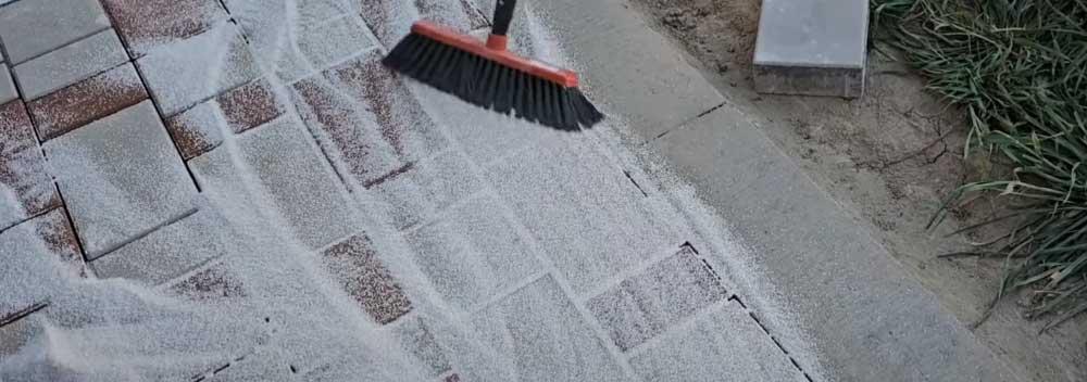 Чем заполнить швы между тротуарной плиткой
