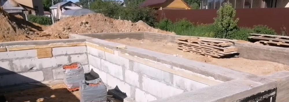 Фундамент: блоки чи моноліт? Блоковий фундамент