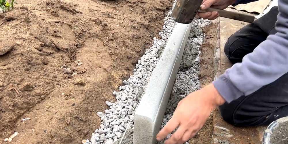 Як правильно встановити бордюр для тротуарної плитки