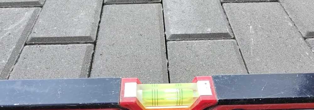 Відмостка з тротуарної плитки плюси та мінуси