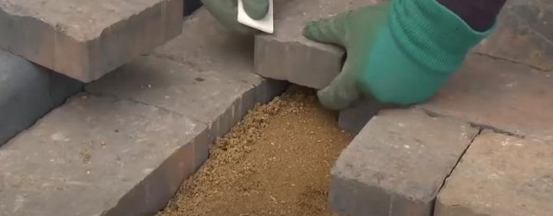 укладка тротуарной плитки на песок