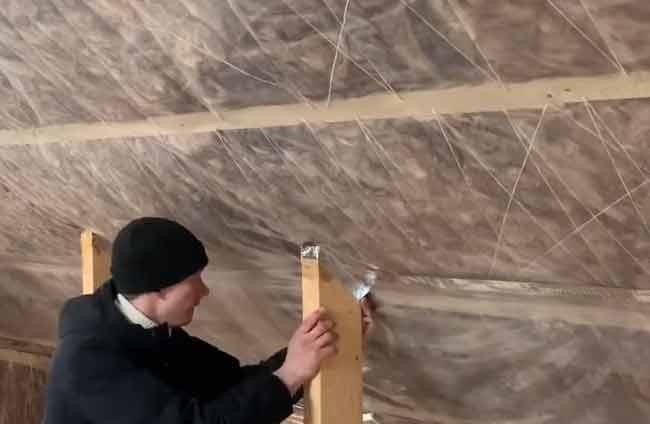 Навіщо потрібна пароізоляція на даху: повне керівництво для домовласників